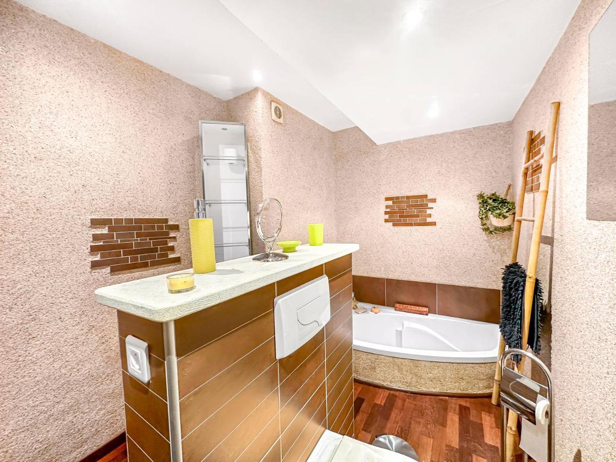 Les Portes Du Chateau Beaucairois Appartement Beaucaire  Buitenkant foto